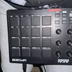 Akai Mpd218