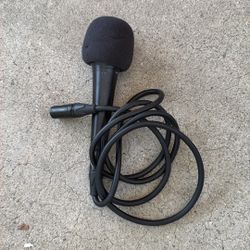 Samson Q2U Dynamic Microphone – USB/XLR Podcast / Recording Mic with Windscreen – Used, Good Condition