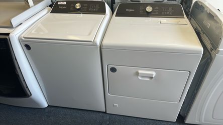 Whirlpool washer and gas dryer set