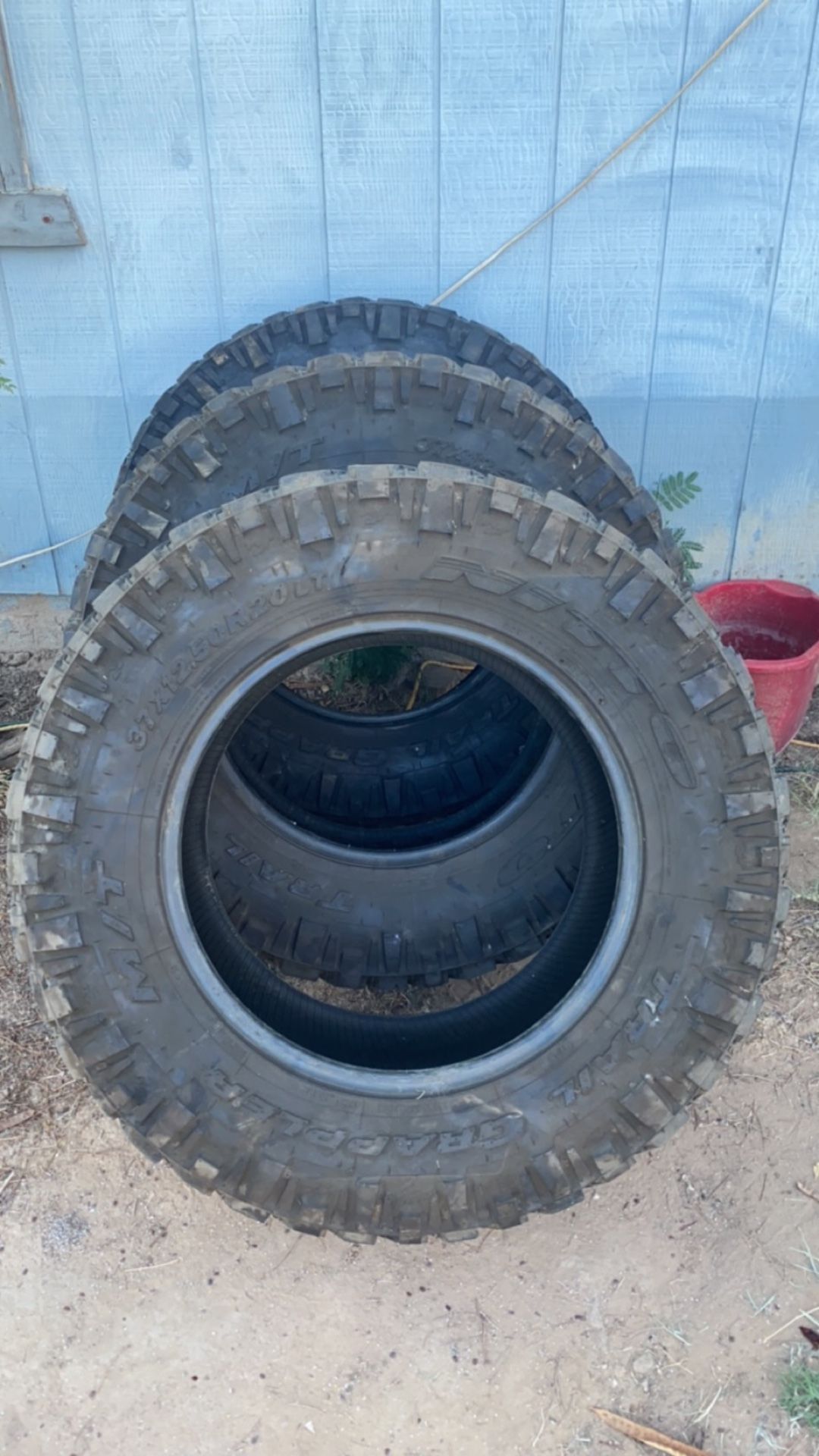 37 12.50 R20 Nitto Trail Grappler Or 75$each