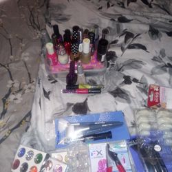 Makeup Kits Nail Kits Makeup Brushes Glitter Nails We Got It All