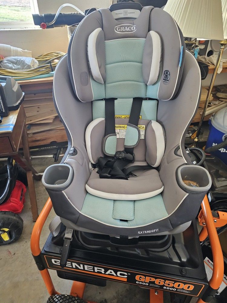 Graco Extend2Fit Car Seat: 3-In-1 Infant to Older Toddler 