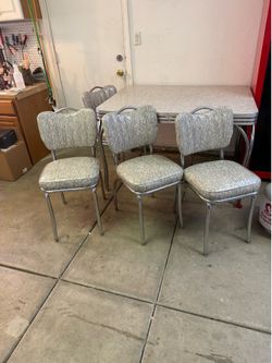 Retro dinette