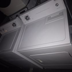 Inglis By Whirlpool Corporation Washer & Electric dryer 