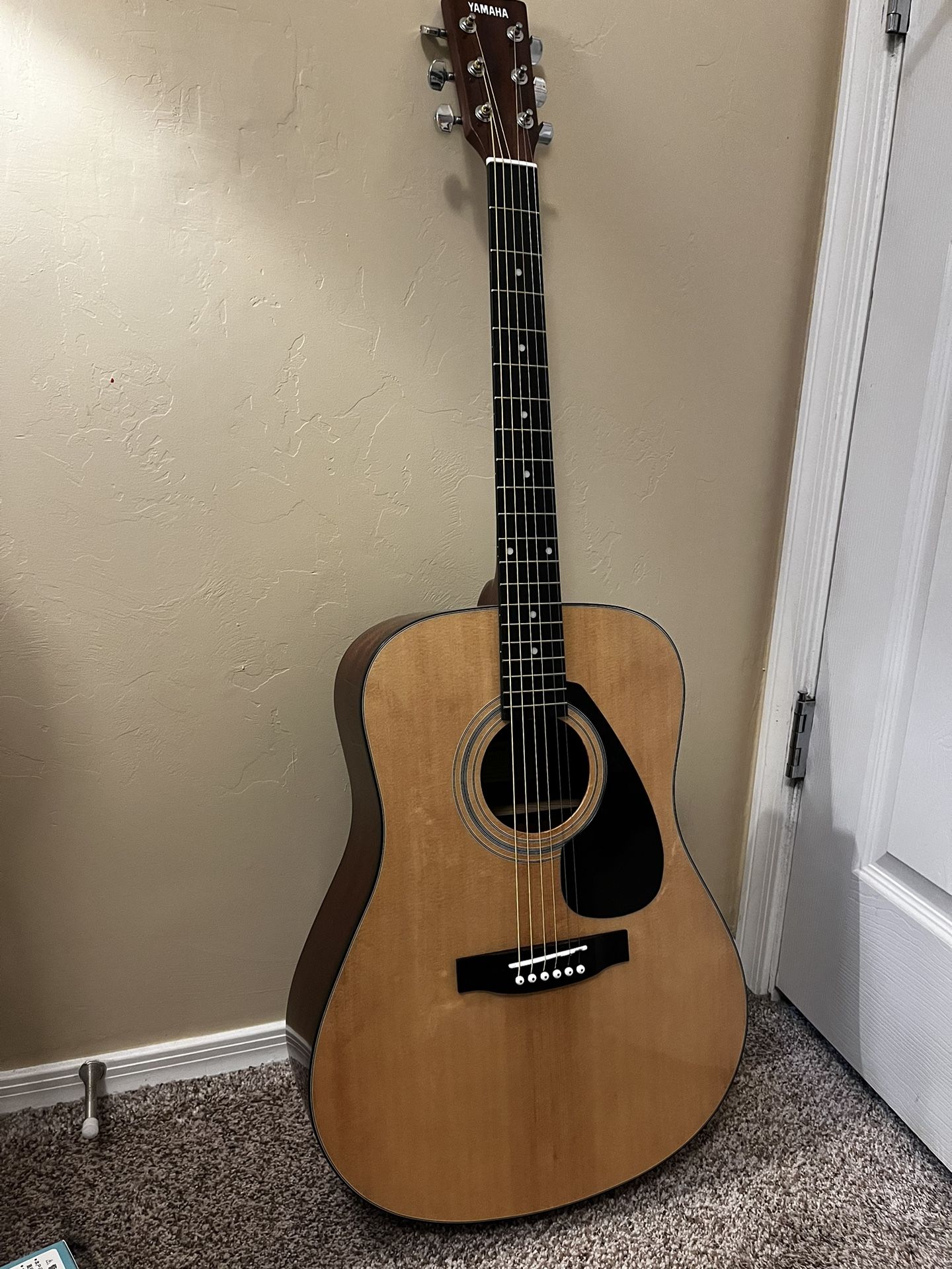 Yamaha Acoustic Guitar