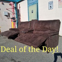 Dual Loveseat Power Recliner W/ Console 