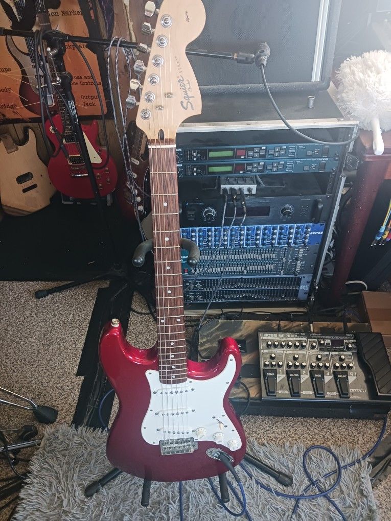 Squire Affinity Strat