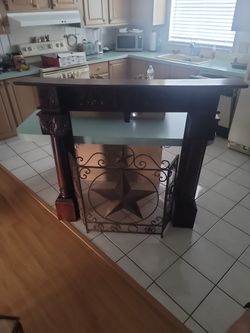 Fireplace Mantel With Screen