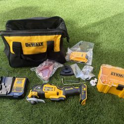 NEW & Complete Dewalt 20v XR Brushless Oscillating Multitool