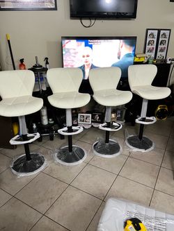 4 bar Stools