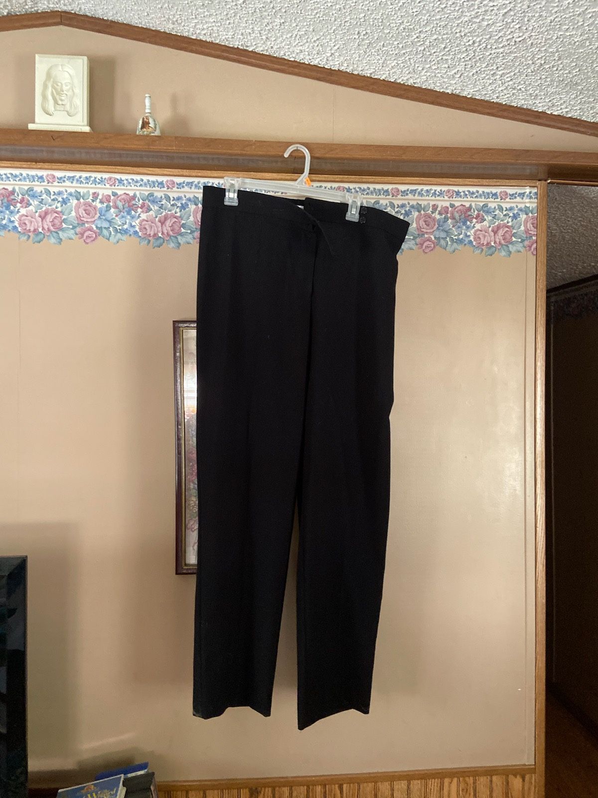 Women’s studio 1940 plus size black dress pants. Size 16