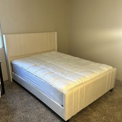 Queen size bed with mattress