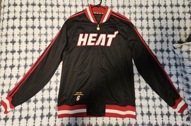 LEBRON JAMES "LEGENDS" MIAMI HEAT NBA OFFICIAL JACKET (Collectors piece)