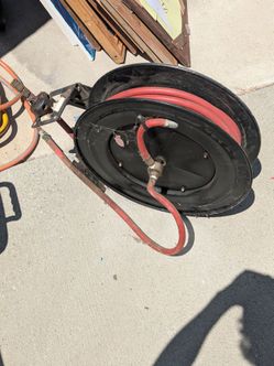 Retractable air compressor hose