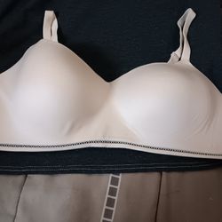Auden 40C Beige Bra.  Black Bra XL. 40 B-40C