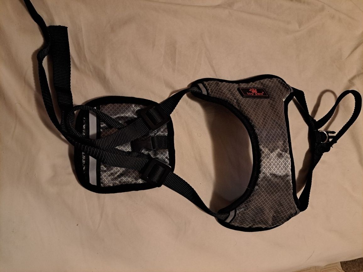 TOP PAW Deluxe Car Safety Dog Harness – Travel Padded Vest for Medium Dogs (20-55 lbs)