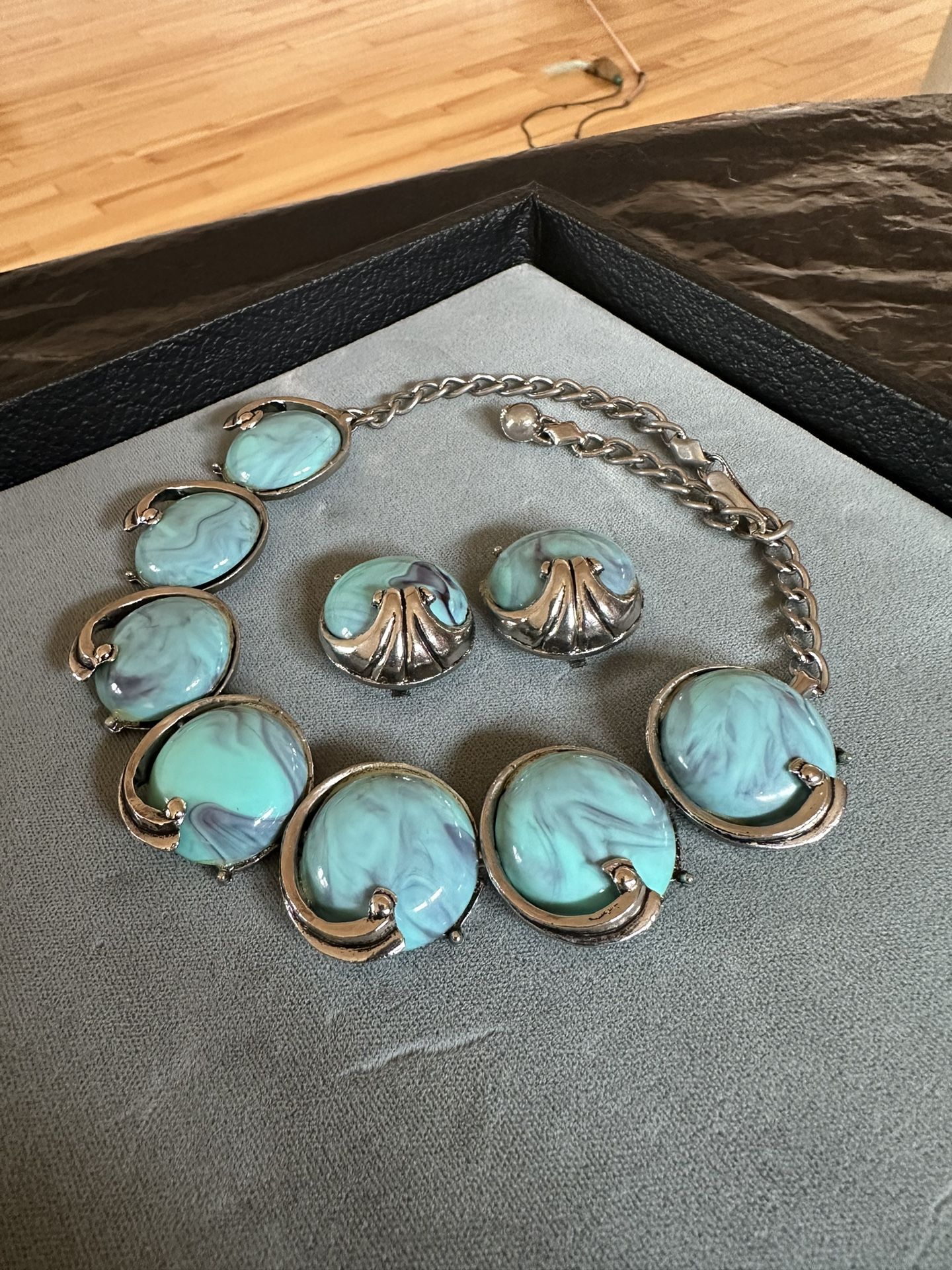1950s Necklace & Clip On Earrings Set