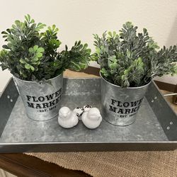 Farmhouse Tray Arrangement