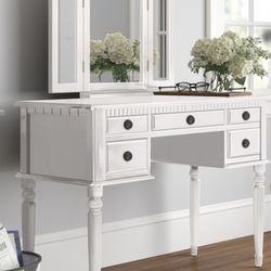 Way fair Torrance Vanity white tri-fold mirror dressing vanity desk L43”*D19”*H30”(address in description   👇delivery 🚚 available within 15 miles fo