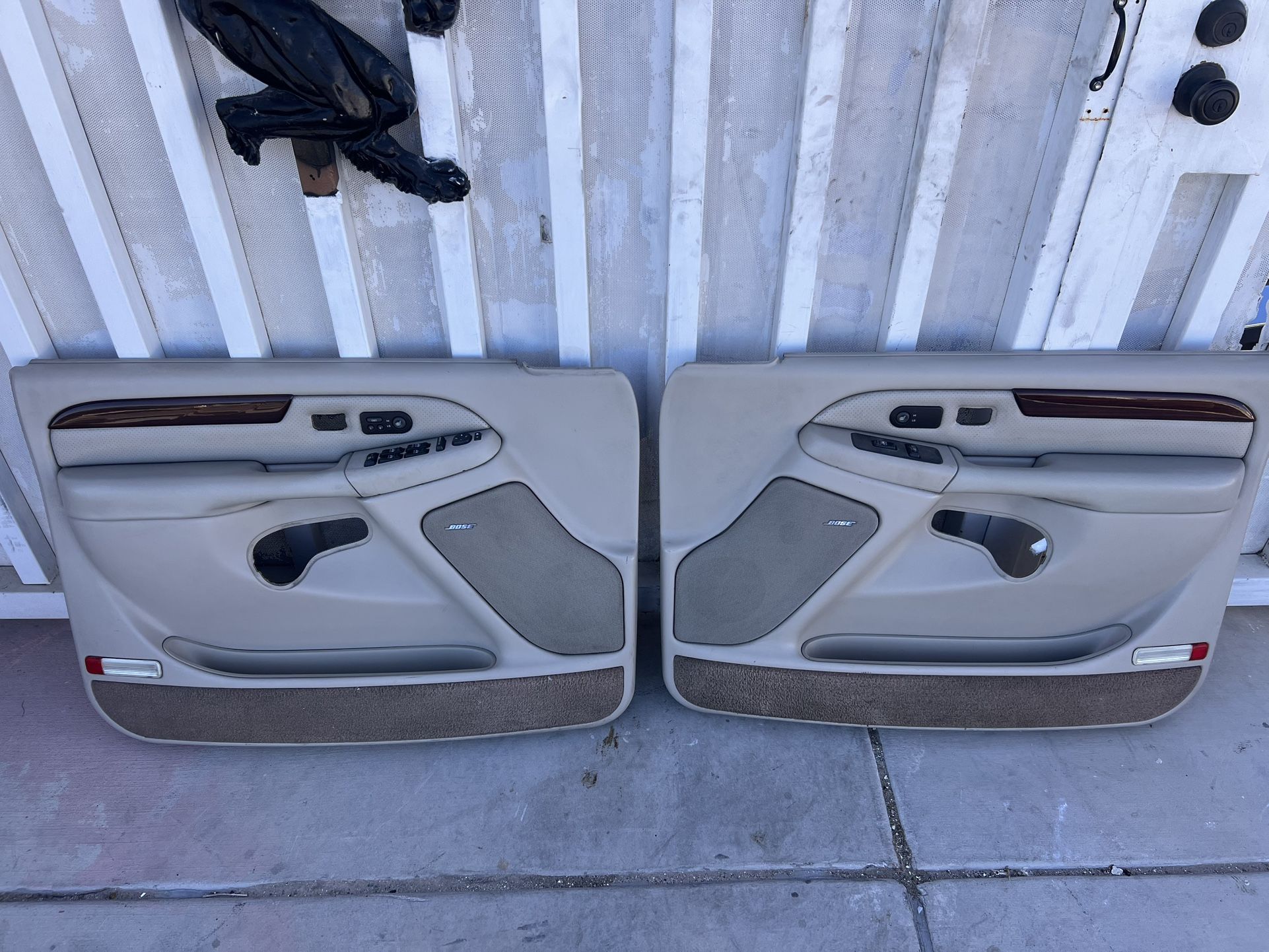 escalade door panels 99-02