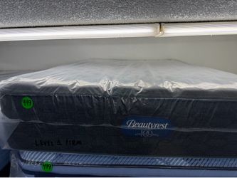 FULL SIZE SIMMONS BEAUTYREST LEVEL 1 MEDIUM MATTRESS & BOX SPRING BED SET