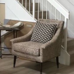 2 living room chairs (brown/beige)