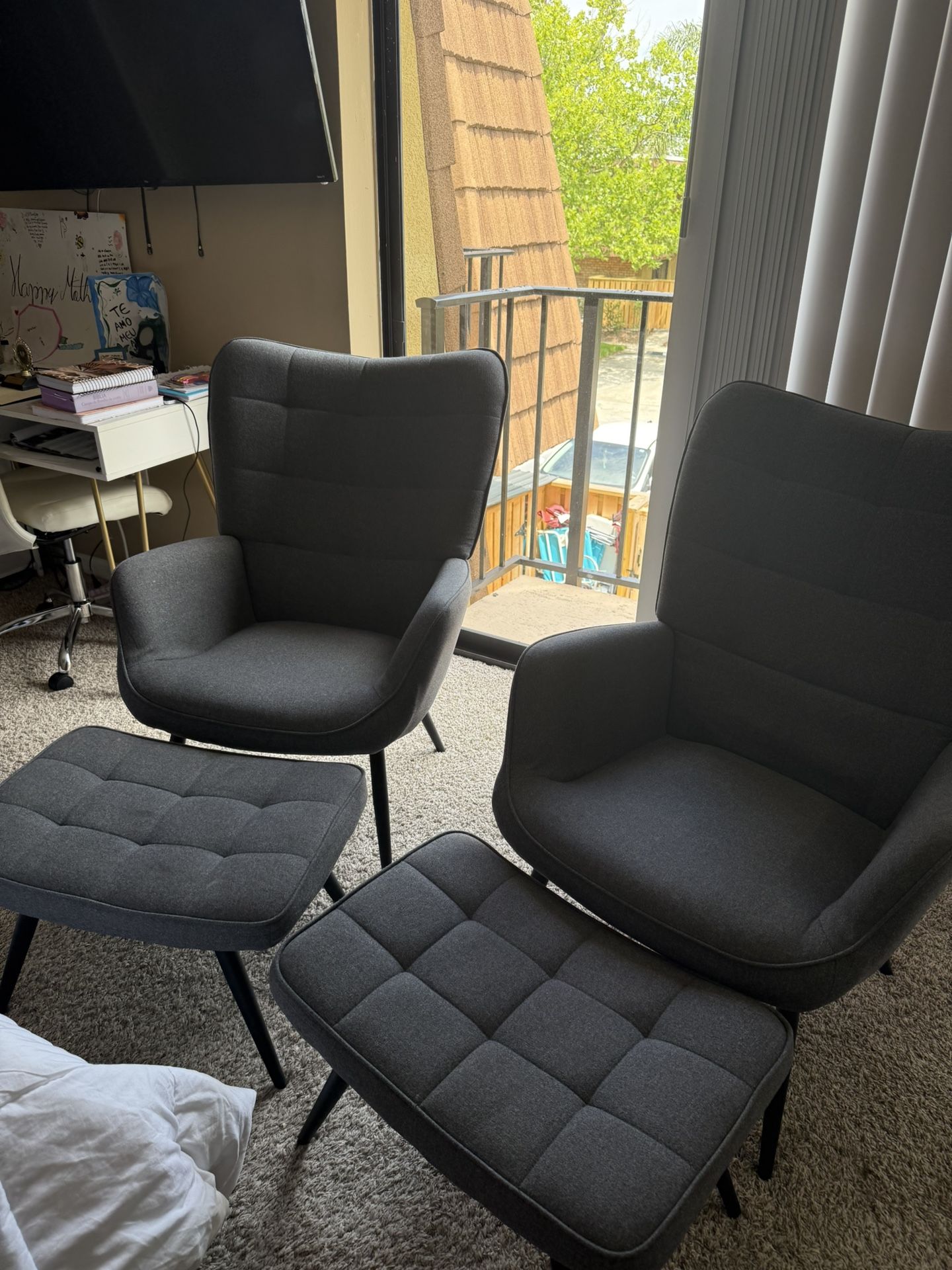 Set Chair With Ottoman