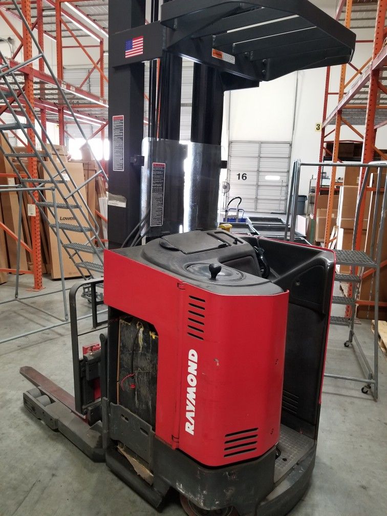 Raymond Standup Forklift Reach Truck