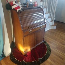 Roll-up Desk  By LANE....