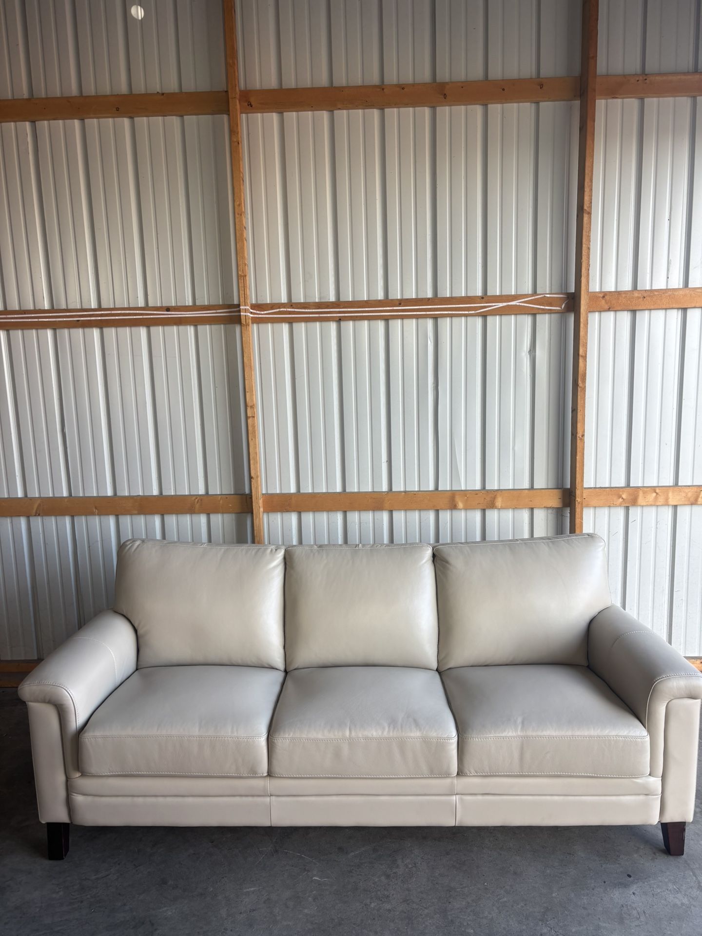 New Hydeline WestCott Leather Sofa Cream