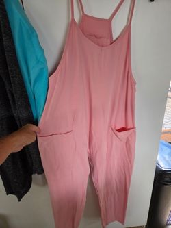 One pc jumpsuit. One sz. Like new