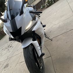 2019 R6 