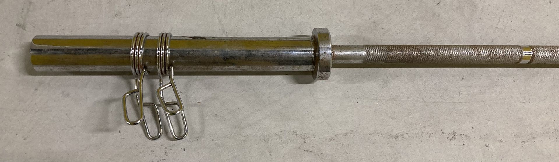 Olympic 2” Barbell bar 7’ for weight plates weights plate 45lb 45 lb