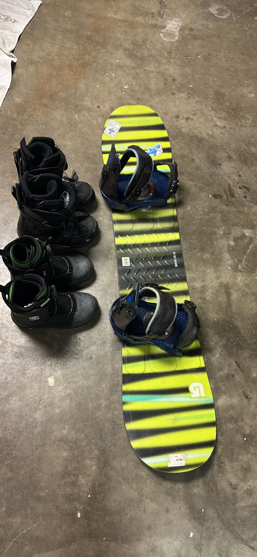 Snowboard For Kids Burton 130 Cm With Bindings And Boots With Boa Size 3 , 4, 5