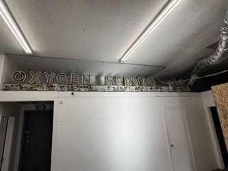 Old Neon Vintage Oxygen Sign