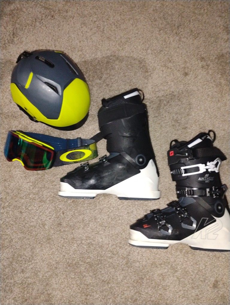 Snowboarding Equipment 