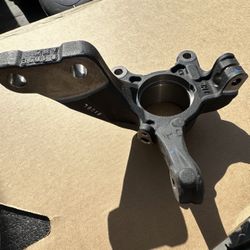 Knuckle - Nissan (40015-9LA0C)