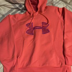 Woman’s Under Armour Hoodie Size Small 