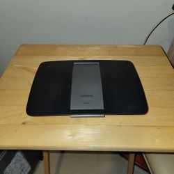 Linksys AC1600 Smart WiFi Router (EA6400)

