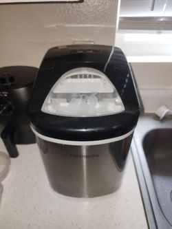 Ice maker