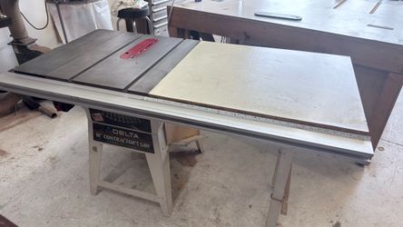 Delta 10" Contractor's Table Saw! Great shape no fence