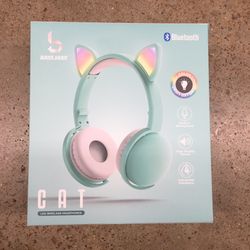 NWT Cat LED Wireless Headphones 