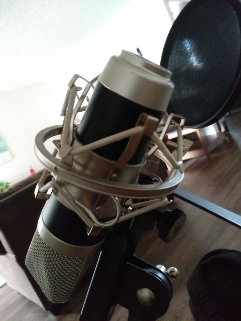 Jamstanos mic and stand new for Sale in Fresno, CA OfferUp
