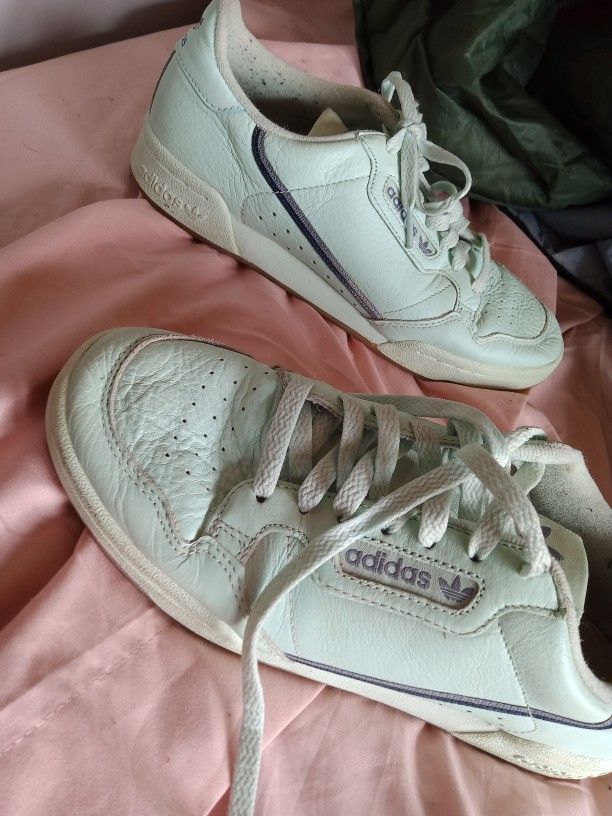 Size 9 Adidas Mens