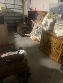 Storage Pod/Moving Sale