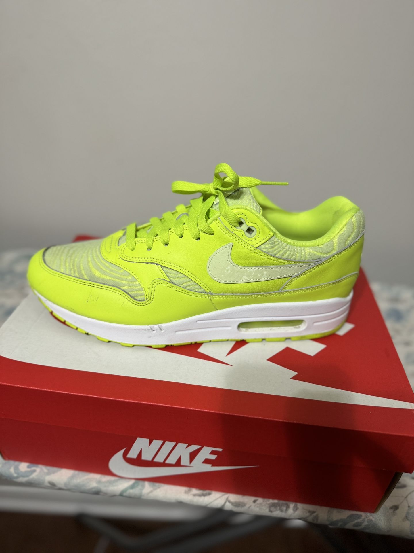 Nike Airmax 1 Limited Edition - size 10.5