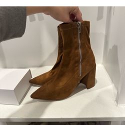 Women’s Boots Size 8