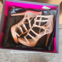 Vince Camuto Heel
