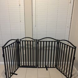 Mailer Metal Freestanding Dog Gates with Door