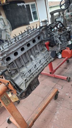 Rebuilt BMW 525 motor head and block